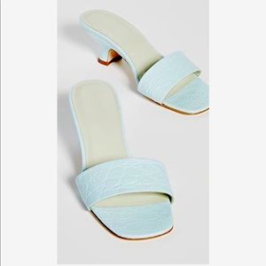 By far summer sandal with small heel